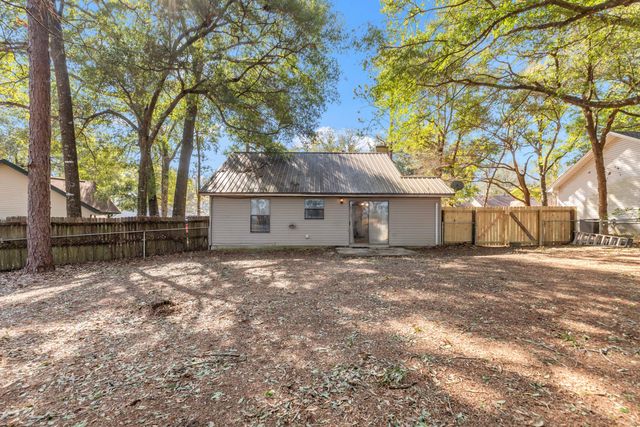 123 Beacons Bend Road, Crestview, FL 32536