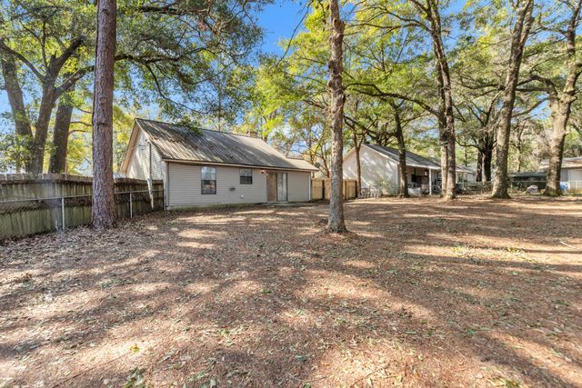 123 Beacons Bend Road, Crestview, FL 32536