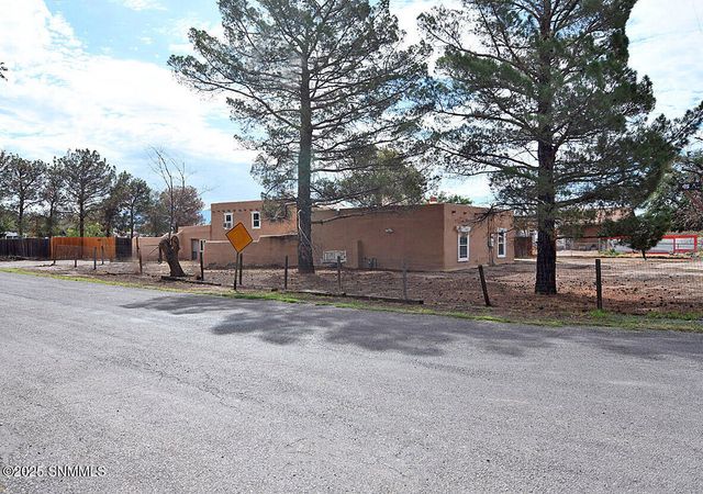 2650 Mayfield Lane, Las Cruces, NM 88007