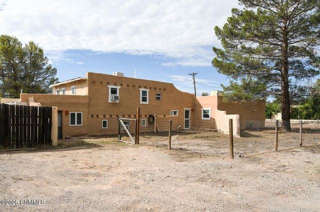 2650 Mayfield Lane, Las Cruces, NM 88007