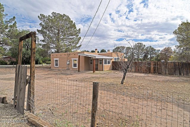 2650 Mayfield Lane, Las Cruces, NM 88007