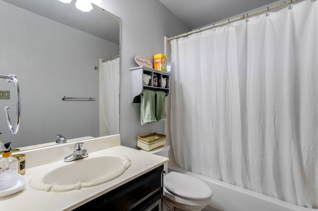 104 Olives Branch, Shady Shores, TX 76208