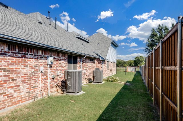 104 Olives Branch, Shady Shores, TX 76208