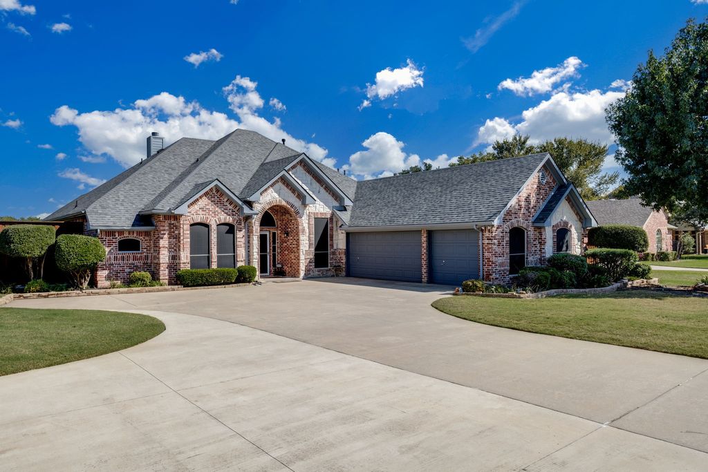 104 Olives Branch, Shady Shores, TX 76208