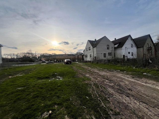 2750 N 35th STREET #2750A, Milwaukee, WI 53210