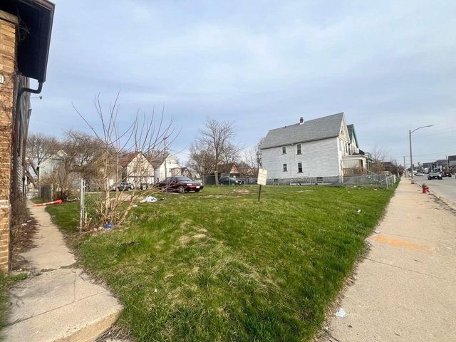 2750 N 35th STREET #2750A, Milwaukee, WI 53210