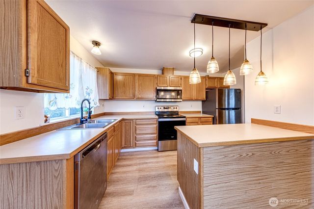 1716 Scenic Drive, Everett, WA 98203