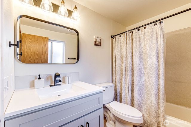 1716 Scenic Drive, Everett, WA 98203