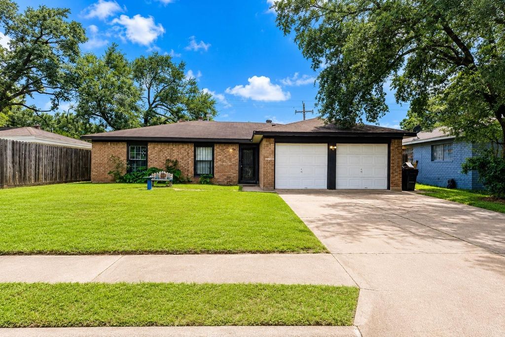 8923 Glen Shadow Drive, Houston, TX 77088