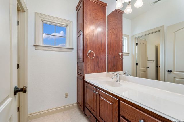 4 COBHAM WAY, San Antonio, TX 78218