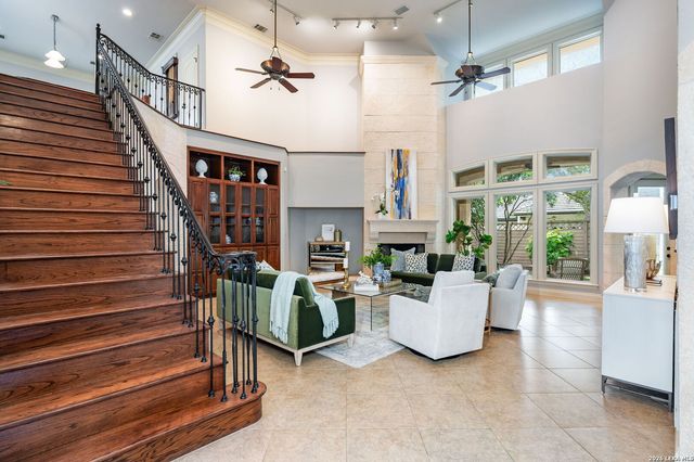 4 COBHAM WAY, San Antonio, TX 78218
