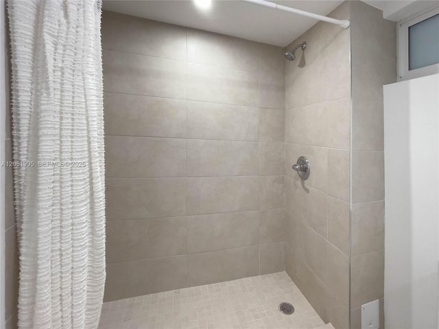 1670 Bay Road 2D, Miami Beach, FL 33139