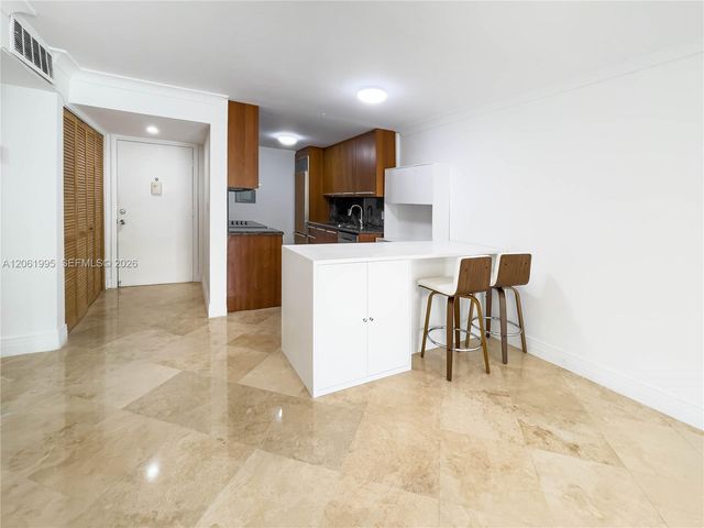 1670 Bay Road 2D, Miami Beach, FL 33139