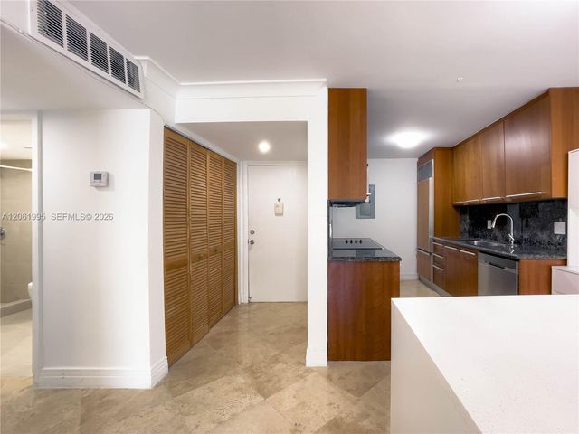 1670 Bay Road 2D, Miami Beach, FL 33139