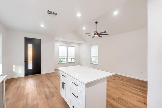 738 Chihuahua ST, Lockhart, TX 78644