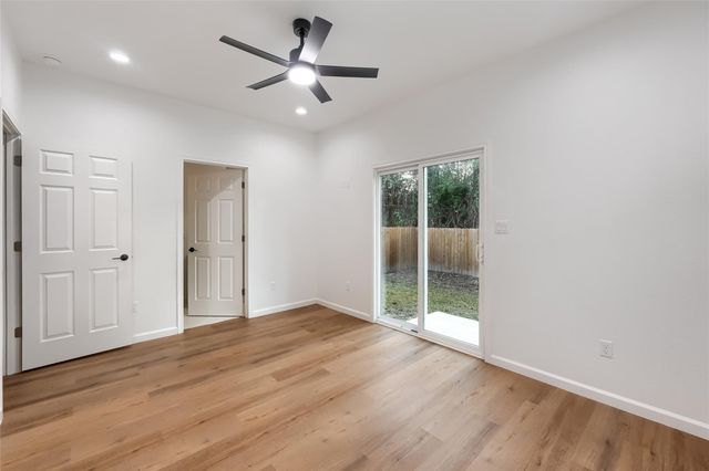 738 Chihuahua ST, Lockhart, TX 78644