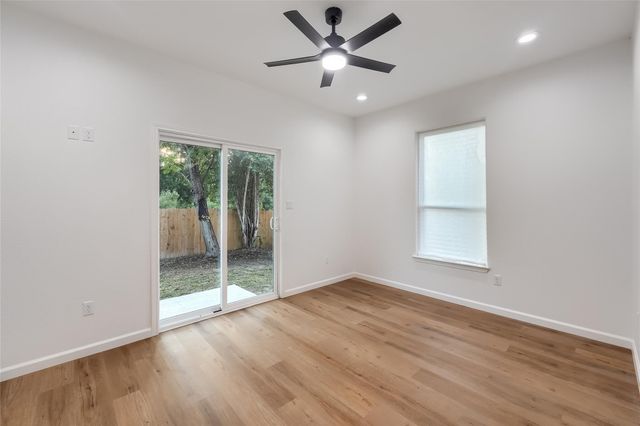 738 Chihuahua ST, Lockhart, TX 78644