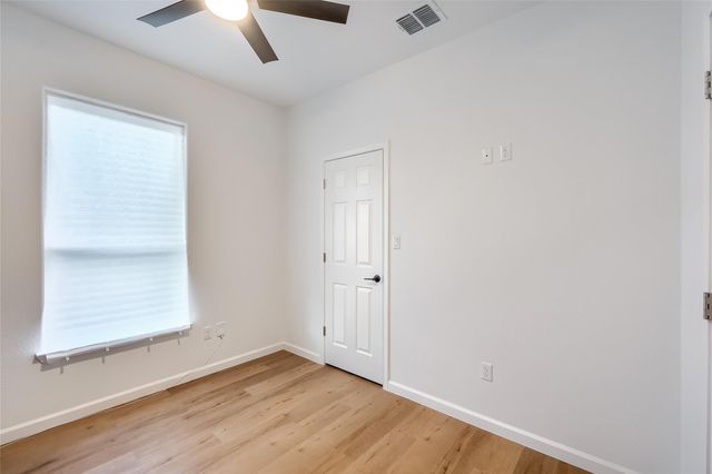 738 Chihuahua ST, Lockhart, TX 78644