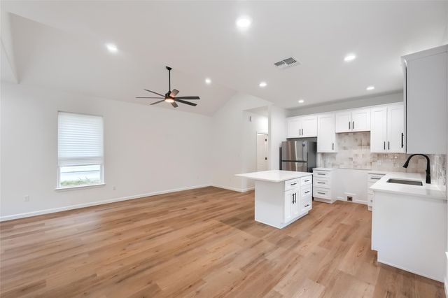 738 Chihuahua ST, Lockhart, TX 78644