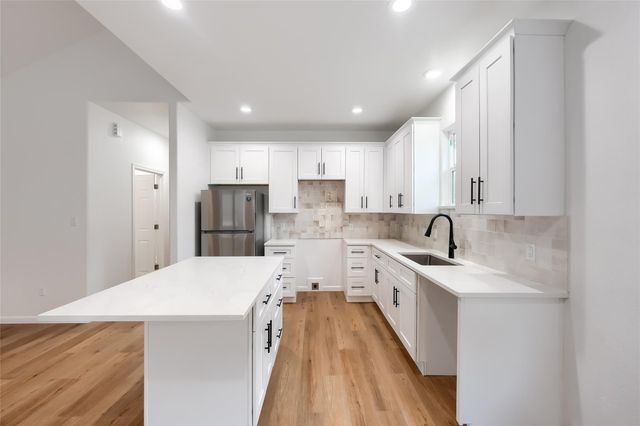 738 Chihuahua ST, Lockhart, TX 78644