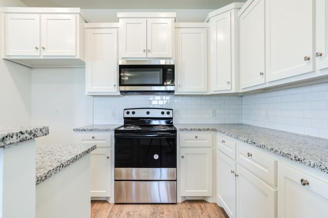 1207 Bryan Avenue, Wolfforth, TX 79382