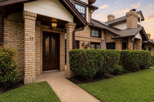 10819 Crown Colony DR 11, Austin, TX 78747