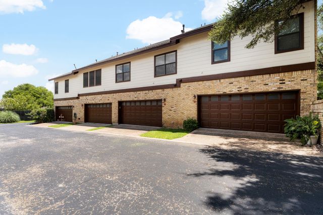 10819 Crown Colony DR 11, Austin, TX 78747