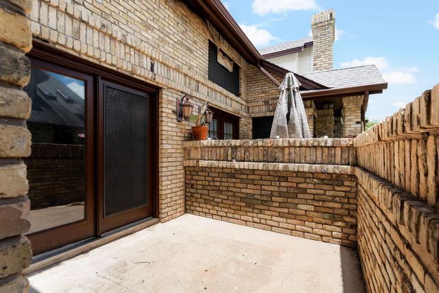 10819 Crown Colony DR 11, Austin, TX 78747