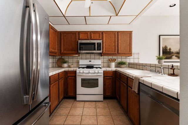 10819 Crown Colony DR 11, Austin, TX 78747