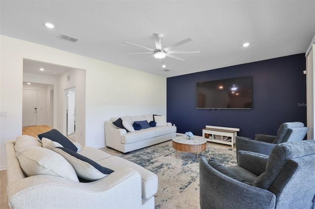 3070 FOREST MEADOW AVENUE, Valrico, FL 33594
