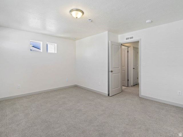 403 E HALLS CREEK RD, Saratoga Springs, UT 84045
