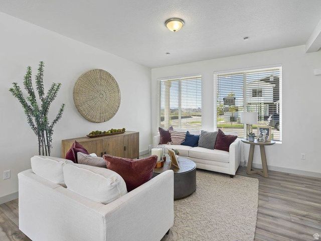 403 E HALLS CREEK RD, Saratoga Springs, UT 84045