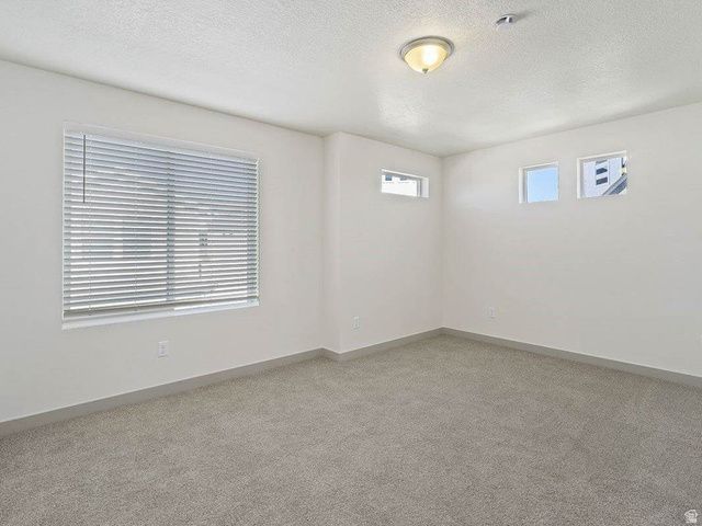 403 E HALLS CREEK RD, Saratoga Springs, UT 84045