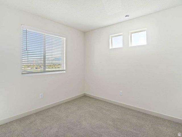 403 E HALLS CREEK RD, Saratoga Springs, UT 84045