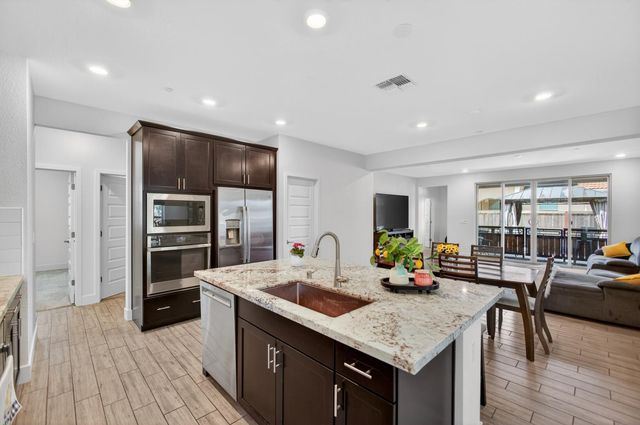 12857 Montbrook Way, Rancho Cordova, CA 95742