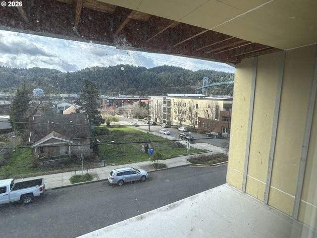 8531 N EDISON St N, Portland, OR 97203