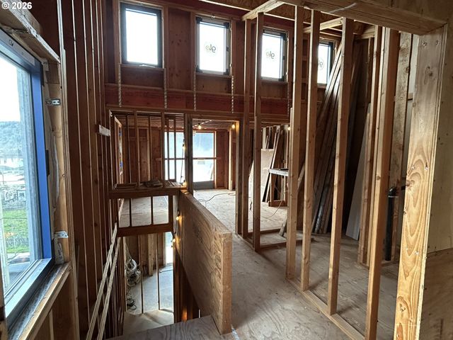 8531 N EDISON St N, Portland, OR 97203