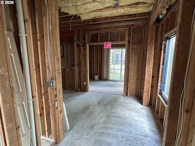 8531 N EDISON St N, Portland, OR 97203