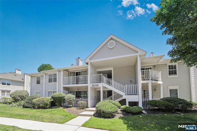 1066 Ash Drive, Mahwah, NJ 07430