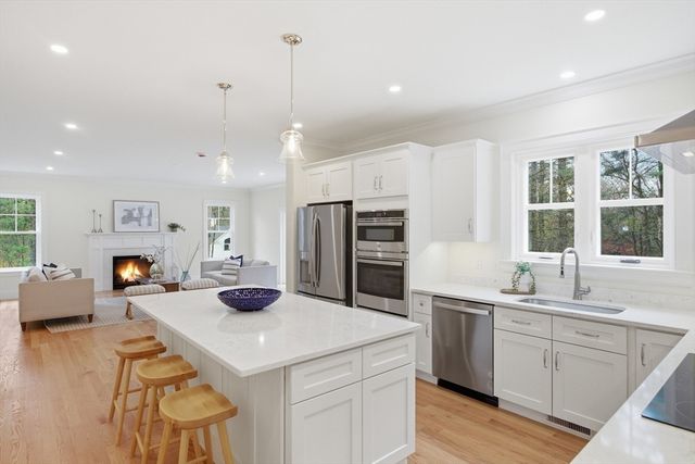 305 Concord Rd 2, Billerica, MA 01821