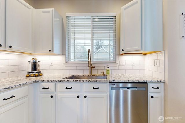 891 SE Larkspur Pl, College Place, WA 99324