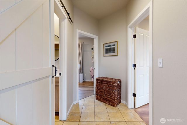 891 SE Larkspur Pl, College Place, WA 99324