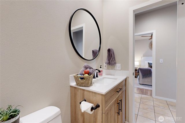 891 SE Larkspur Pl, College Place, WA 99324