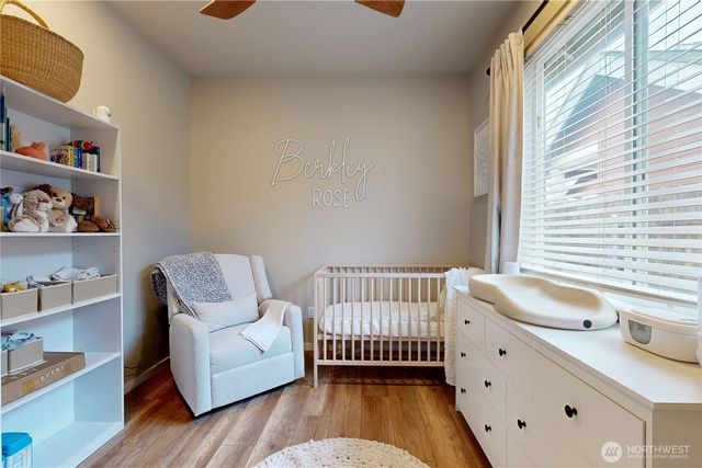 891 SE Larkspur Pl, College Place, WA 99324