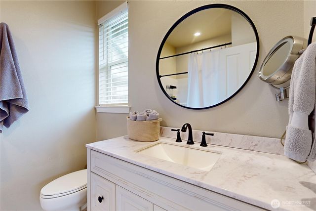 891 SE Larkspur Pl, College Place, WA 99324