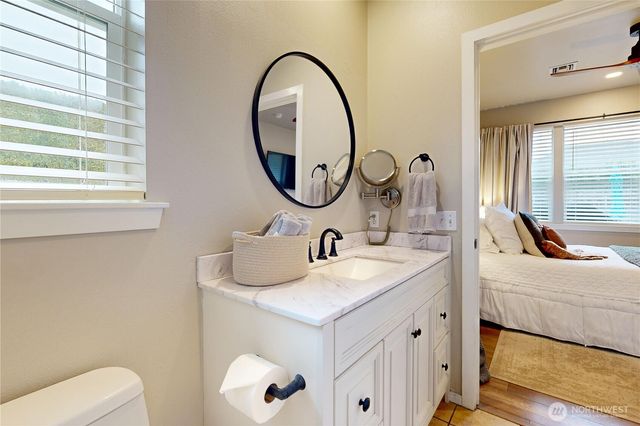 891 SE Larkspur Pl, College Place, WA 99324