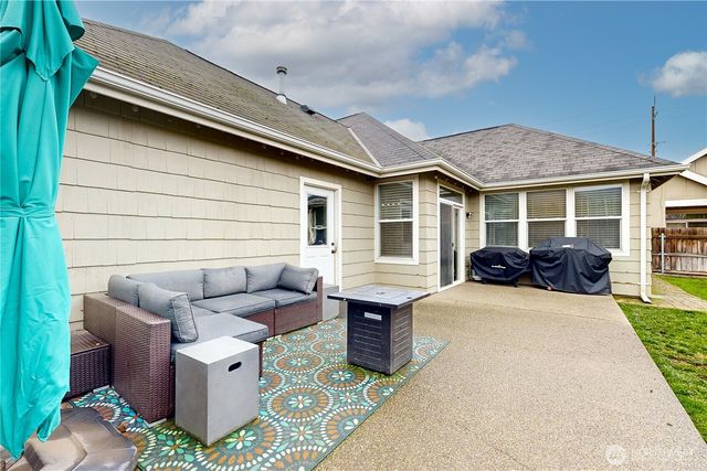 891 SE Larkspur Pl, College Place, WA 99324