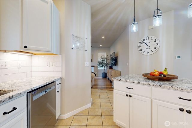 891 SE Larkspur Pl, College Place, WA 99324