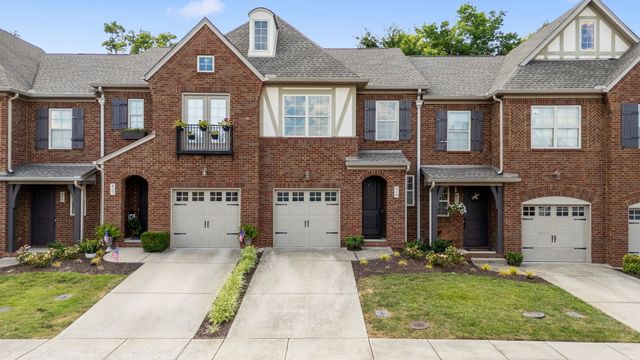 419 Waterbrook Dr, Mount Juliet, TN 37122
