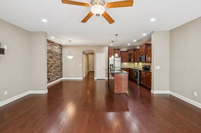 419 Waterbrook Dr, Mount Juliet, TN 37122